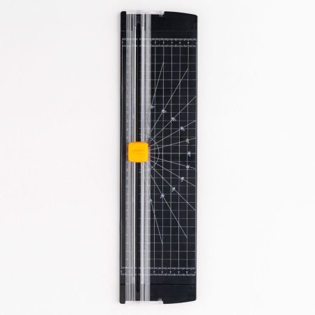 GUILLOTINA A4 NEGRO