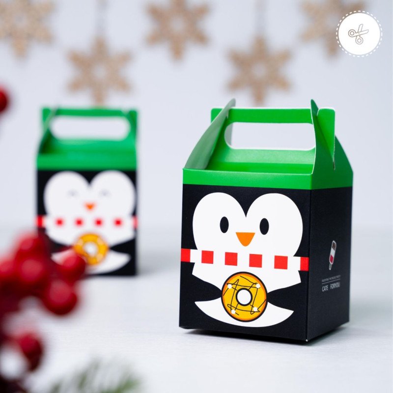 CAJA CON ASA NAVIDAD PINGÜINO, PB002 10x9x9cm (6UND)