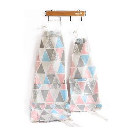 DELANTAL DE TRIANGULO ROSADO Y AZUL NIÑO